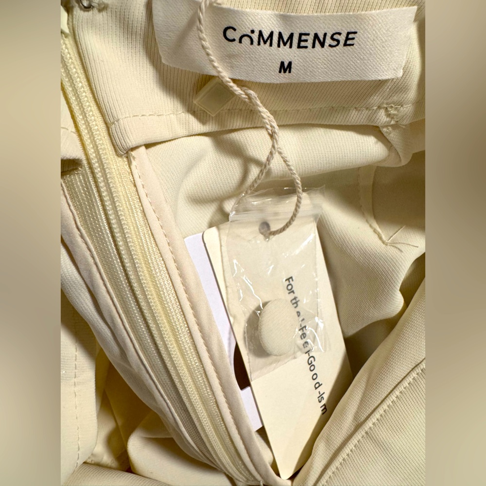 NWT Commense Off-White Halter Jumpsuit - Belted
V-Neck - Size M - Picture 10 of 13